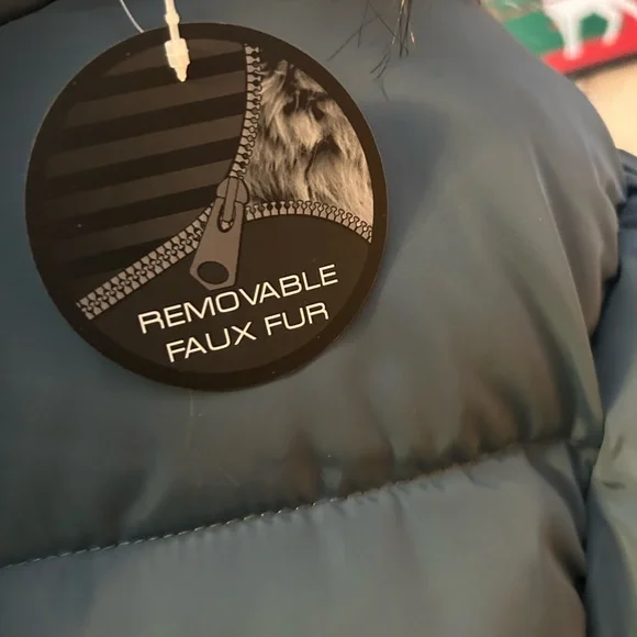 Canada  Teal Puffer Jacket with Fur Hood - Picture 5 of 8